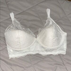 Maidenform White Lace Underwire Bra size 35D